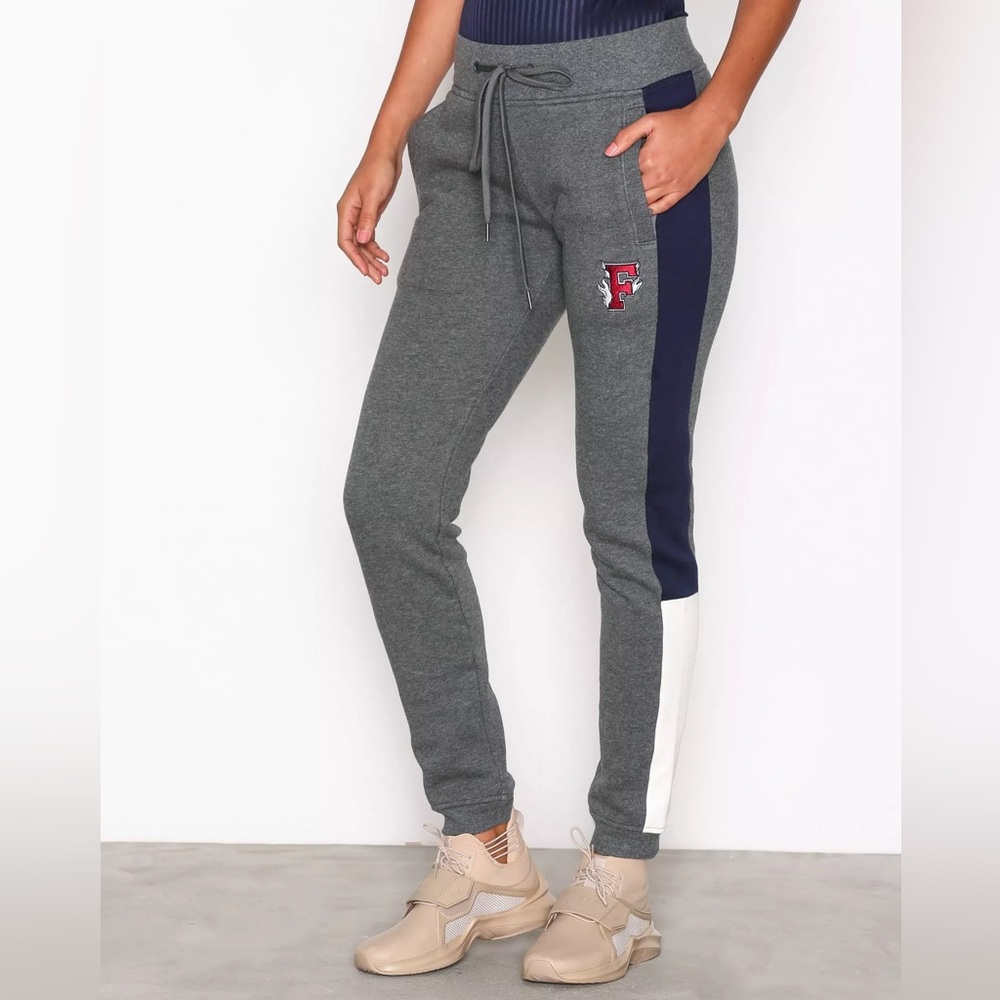 Fenty fitted sweats (S)